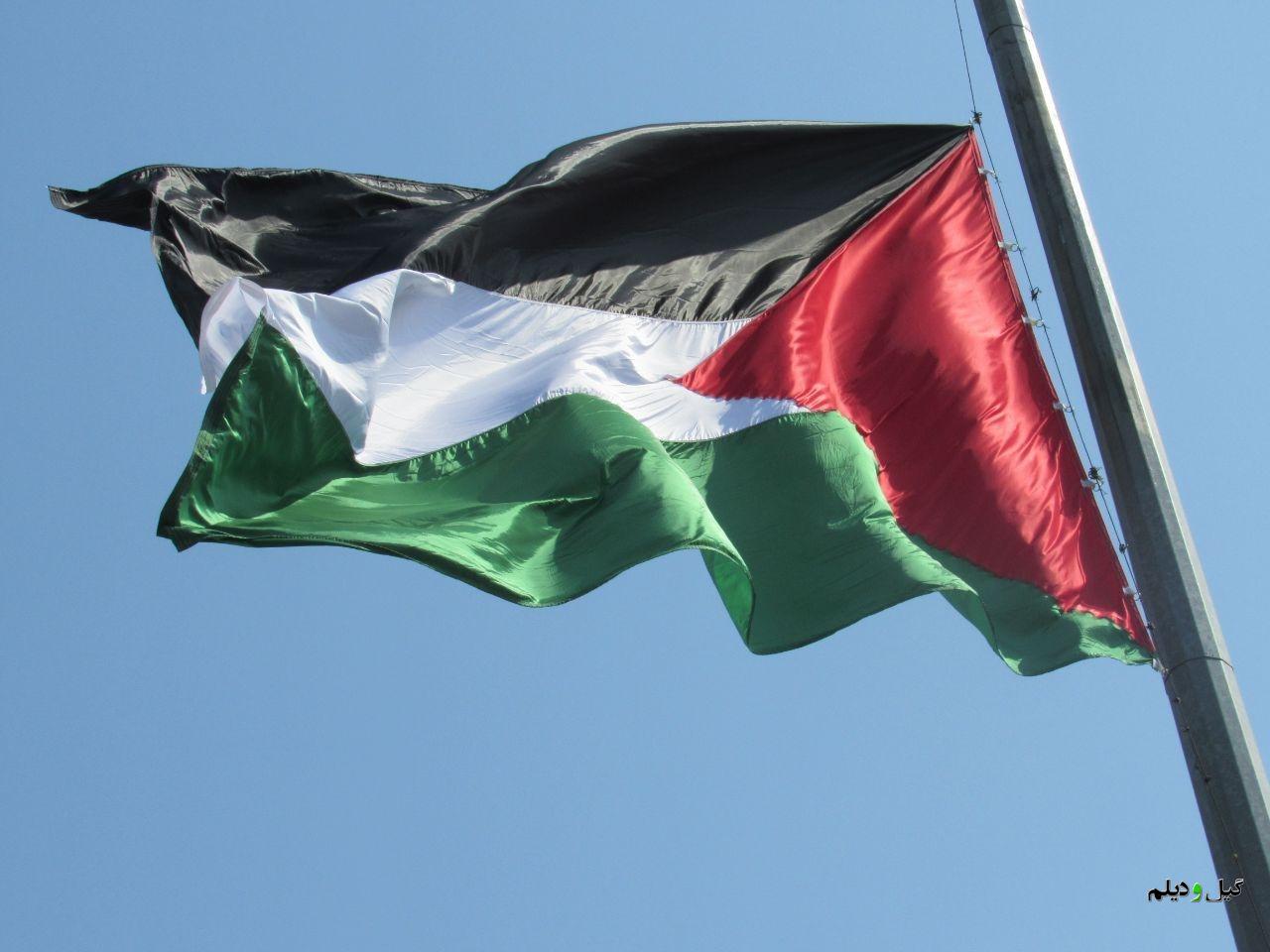 با حضور جمعی از مسئولان؛ همزمان با روز قدس پرچم فلسطین در لاهیجان به اهتزاز درآمد