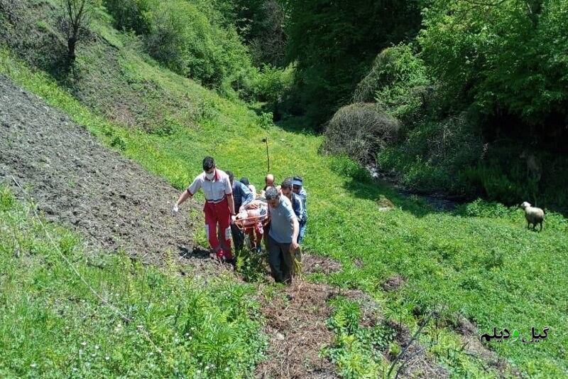 رییس هلال احمر رامسر خبر داد: مرگ جوان گیلانی بر اثر سقوط از ارتفاع در رامسر | بیرون آوردن جسد از دره ۶ ساعت زمان برد