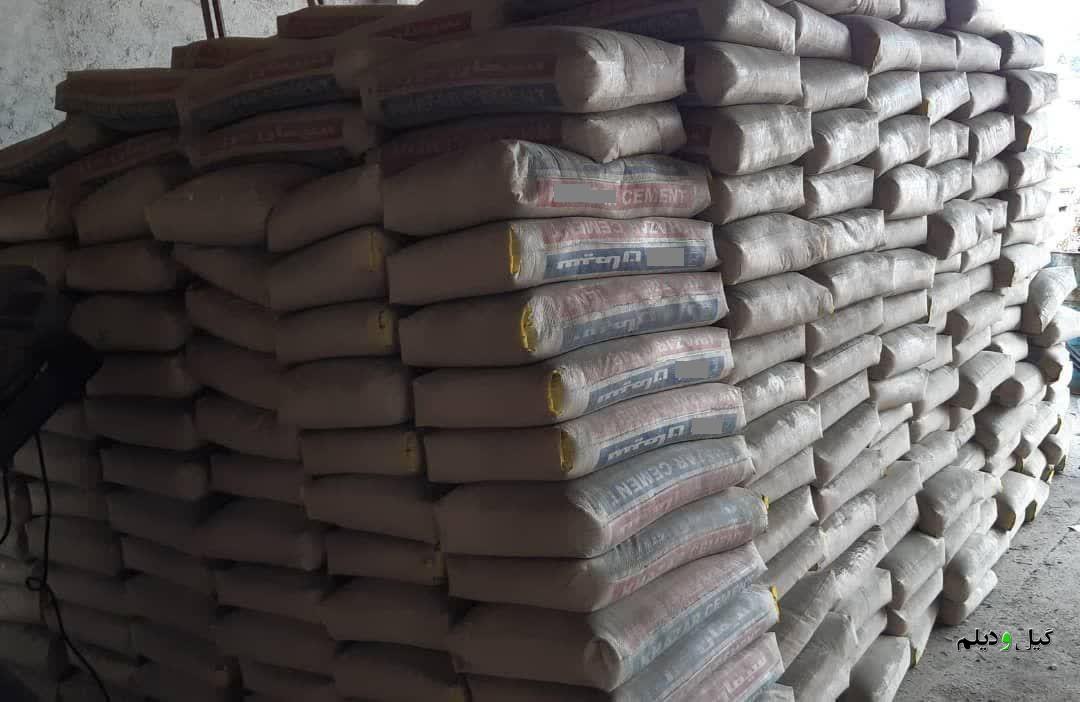 رئیس پلیس امنیت عمومی گیلان خبر داد: کشف ۲۷ تن سیمان احتکار شده در رشت | متهم ۳۴ ساله به مراجع ذیصلاح معرفی شد