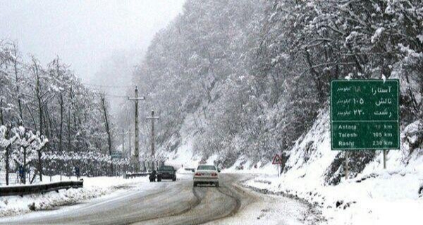 محورهای کوهستانی چهار شهرستان گیلان برفی است