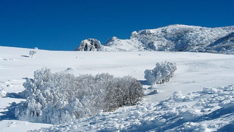 برف و باران در راه گیلان