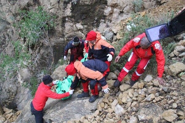 مدیرعامل هلال احمر گیلان خبر داد:  پیدا شدن گروه ۲۱ نفره کوهنوردی در ارتفاعات سیاهکل