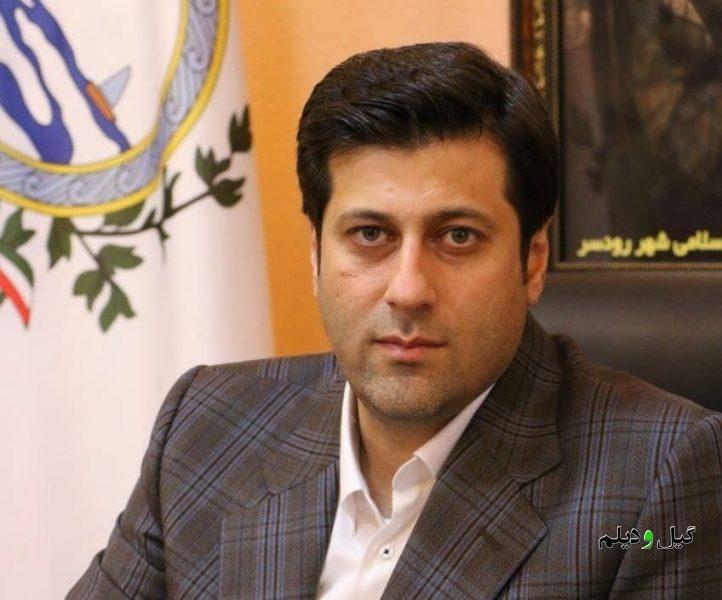 برخورد با کانون های تبلیغات شهری متخلف |  گام نخست شهردار لاهیجان در برقراری نظم و استیفای حقوق عام المنفعه