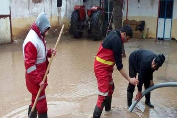 مدیرعامل هلال احمر گیلان خبر داد: امدادرسانی به ۶۷ گیلانی متاثر از باران و سیل/ تخلیه آبگرفتگی ۲۱ باب منزل