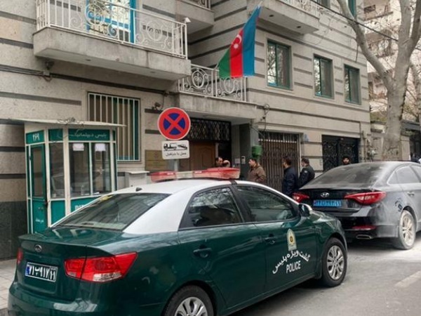 وزارت خارجه جمهوری آذربایجان اعلام کرد: سفارت باکو در ایران امروز تخلیه می‌شود