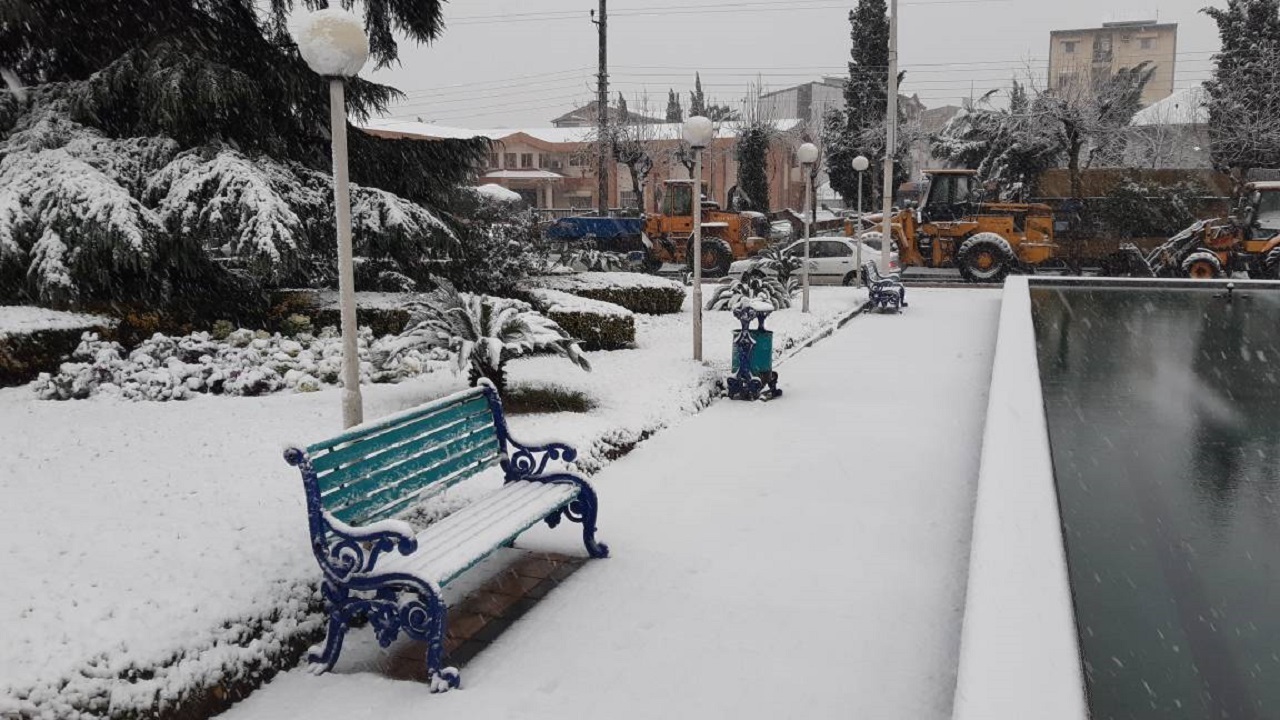 بارش مخلوط برف و باران در مناطق جلگه‌ای گیلان