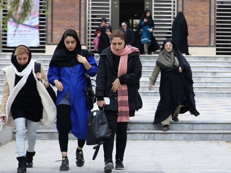 جزئیات تازه از طرح مجلس در مورد حجاب: مسدود شدن خط تلفن و اینترنت زنان بدون حجاب در صورت عدم توجه به تذکرات
