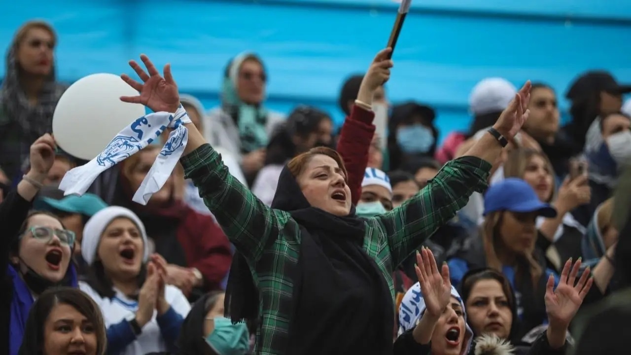 باشگاه ملوان خبر داد؛ مخالفت فدراسیون با حضور زنان در ورزشگاه