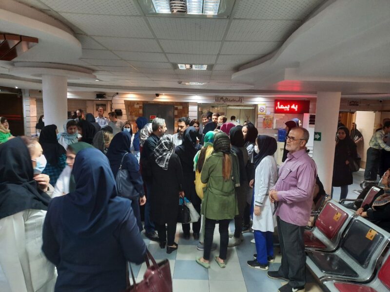 اعتراض کارکنان بیمارستان خصوصی شفا در لاهیجان