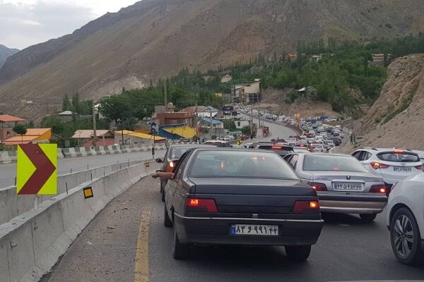 مدیرکل راهداری و حمل و نقل جاده ای گیلان : ۱۱۸ هزار خودرو دیروز وارد گیلان شدند/ قزوین – رشت، همچنان پرترددترین