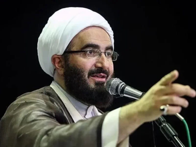 جوانی با ادعا فخرفروشی می‌گوید از دانشگاه خارجی دعوتنامه دارد، این دعوت نامه چه فخری دارد؟ شیطان هم هر روز برای ما دعوت نامه می‌فرستد!