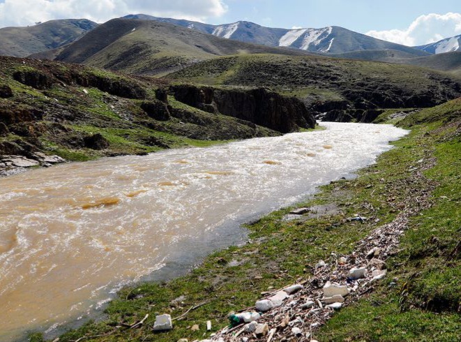 گردشگران در حاشیه رودخانه‌های گیلان اتراق نکنند