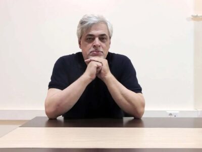فرزند نیکزاد نایب‌رئیس مجلس در میدان ونک تهران پس از تخلف رانندگی، با یک افسر پلیس تصادف و او را مجروح کرده / نیکزاد باید از نمایندگی کناره بگیرد