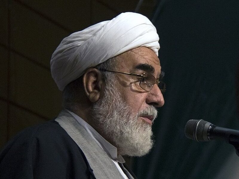 چگونه می شود رییس یک کشور ابرقدرت نامه بنویسد و التماس کند مذاکره کنید؛ چنین چیزی سابقه ندارد