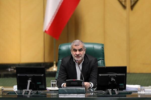 پلیس راهور از پسر علی نیکزاد شکایت کرد؟ | هیات نظارت بر رفتار نمایندگان پرونده تشکیل نمی دهد
