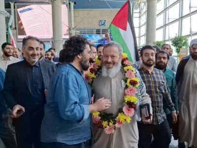 چرا به جای عمل به توصیه‌ های دلسوزانه رهبری، به دنبال نمایش‌ های پوپولیستی هستید؟