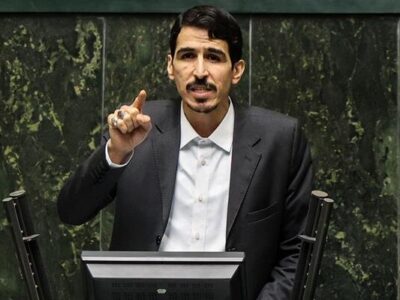 دبیر سابق شورای عالی امنیت ملی و خانواده او متهم به ثروت اندوزی از راه کاسبی تحریم هستند
