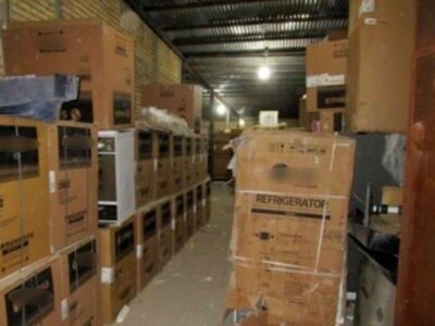 انبار لوازم خانگی میلیاردی قاچاق در لاهیجان شناسایی شد