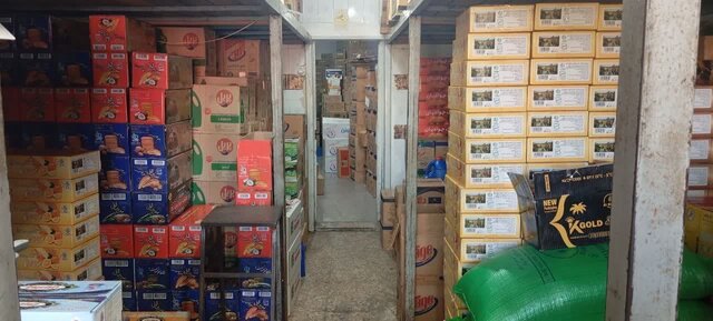 کشف انبار میلیاردی مواد غذایی احتکارشده در آستانه اشرفیه