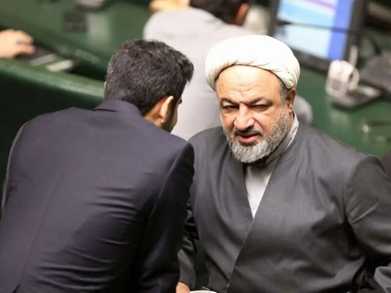چه کسانی به این بی‌هویت‌ها اجازه داده تا رئیس‌جمهور را در حساس‌ترین برهه، به باد توهین بگیرند؟ / عقده‌های سیاسی خود را بر سر و روی مردم نکوبید/ تو نماینده کدام مردمی که همچنان ساز ناکوک می‌زنی؟