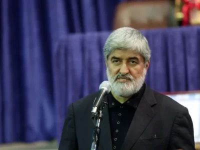 هرکسی از نظام و رهبری تعریف کرد، فوری جذبش نکنیم