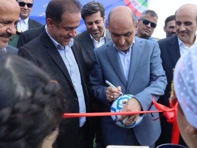 زمین چمن مصنوعی و سکوهای ورزشگاه تختی لاهیجان به بهره‌برداری رسید