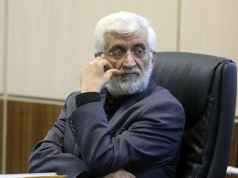 ملتی را که گوساله پرست می‌نامید، شایسته احترام فراوانند؛ چرا فکر می‌کنید رهبری غایب است؟