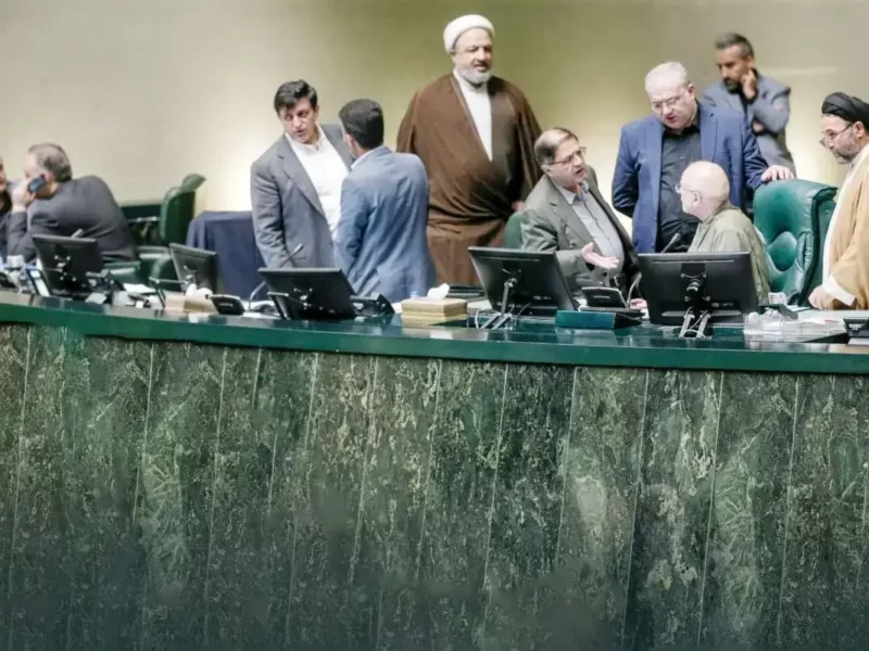 تندروها نمی‌توانند آرام بگیرند و از هیچ اقدامی جهت تحریک مردم فروگذار نمی‌کنند