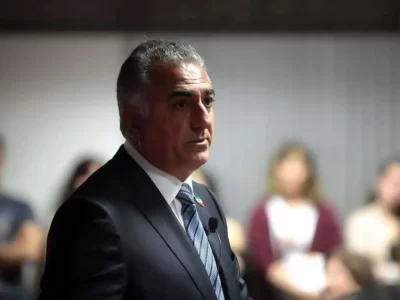رضا پهلوی ۵ تاج سفارش داده بود تا در ایران تاجگذاری کند