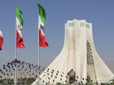 دیگر چیزی بنام اصلاح‌طلب و اصول‌گرا نداریم؛ یک جریان پایداری داریم و یک جریان مردم