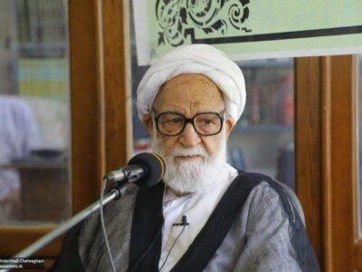 کارشان تخریب دولت است ، می‌دانم از چه کسی پول می‌گیرند، خودشان را جمع کنند وگرنه اسامی‌شان را می‌گویم