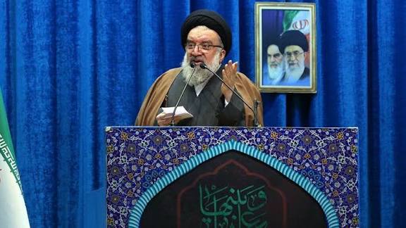 کلید فضای مجازی آمریکا و بیگانگان هستند/ مراقب باشید به شما خط ندهند