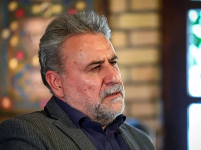 مگر می‌شود سرنوشت کشور را به کسانی سپرد که هنوز فکر می‌کنند خلبان در اسارت دارند یا هر فلاکتی را یک رسالت آخر زمانی می‌دانند؟