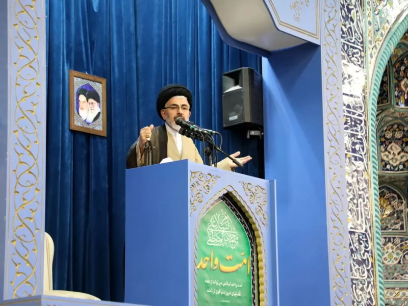 اگر هزار بار سجده کنیم، باز هم نمیتوانیم شکر نعمت زندگی در جمهوری اسلامی را به جا آوریم