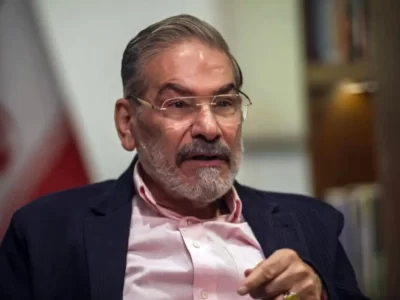 همه سوار بر یک کشتی هستیم