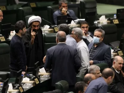 تندروها فقط نان انقلابی‌نمایی را می‌خورند | اگر در غزه بودند علیه حماس شعار می‌دادند