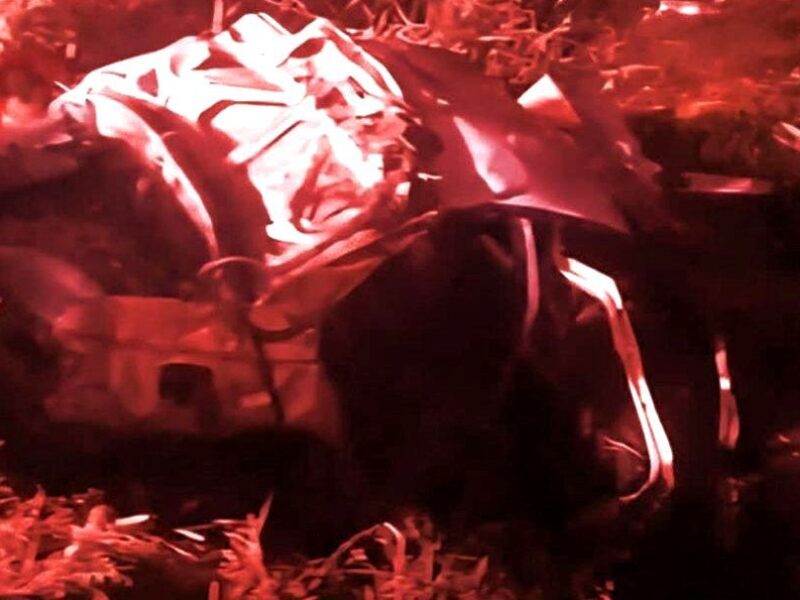 مرگ ۳ نفر در پی سقوط خودرو به دریاچه عینک رشت