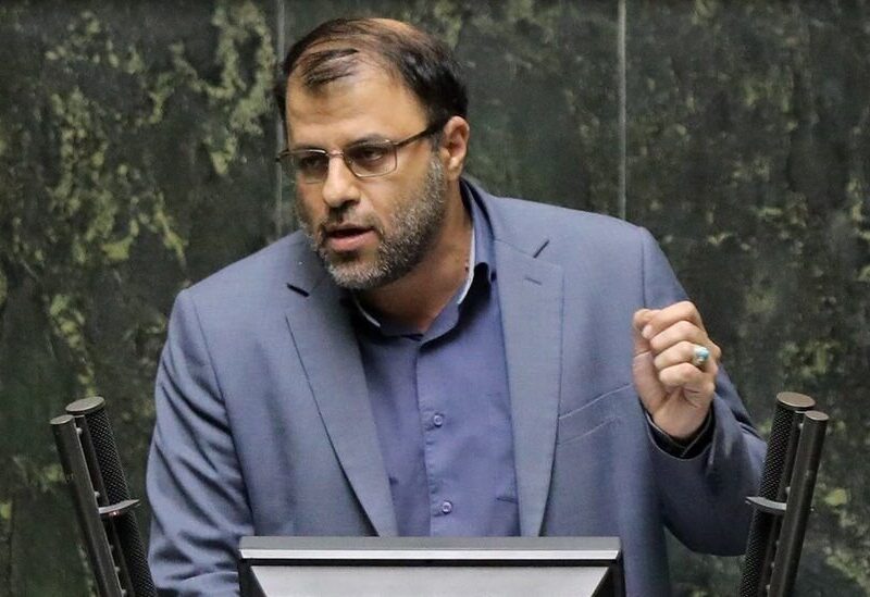 حقوق کارگر را پایین نگه داشتند اما یک بانک به تنهایی ۵۰۰ همت اضافه برداشته داشت!