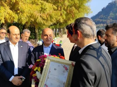 تجلیل مدیریت شهری لاهیجان از استاندار گیلان به‌مناسبت برگزاری اجلاس بین‌المللی استانداران ساحلی خزر