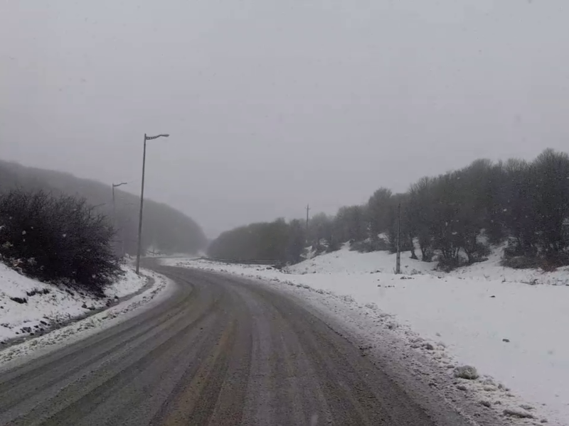 محور‌های کوهستانی گیلان سفید پوش شد