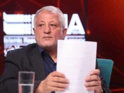 افراد متنفذ دولت با رهبری جلسه بگذارند و ضمن ارائه اطلاعات از ایشان کمک بخواهند