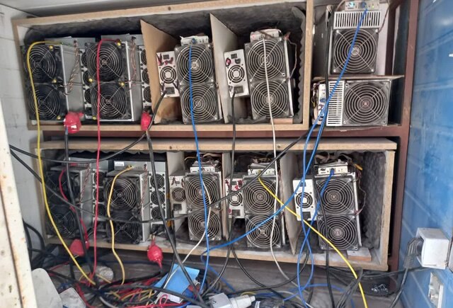 کشف ۷ دستگاه ماینر غیرمجاز در رشت