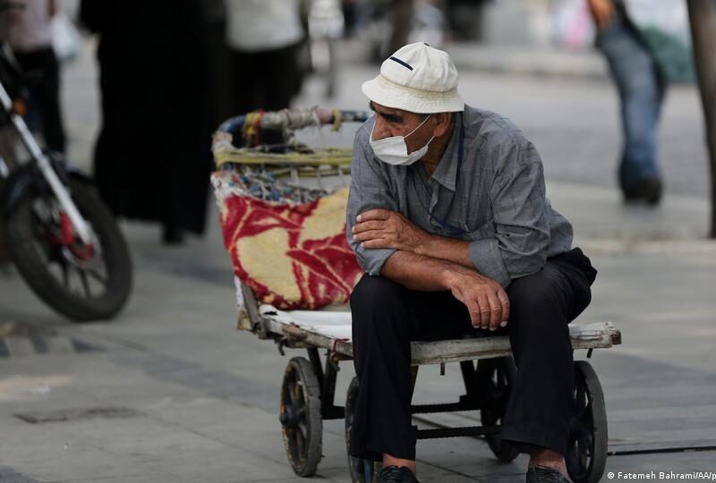 ۴۴ درصد جمعیت کشور دچار فقر مطلق هستند، یعنی ۳۵ میلیون نفر توان تامین هزینه‌های ضروری زندگی را آنگونه که شایسته است ندارند
