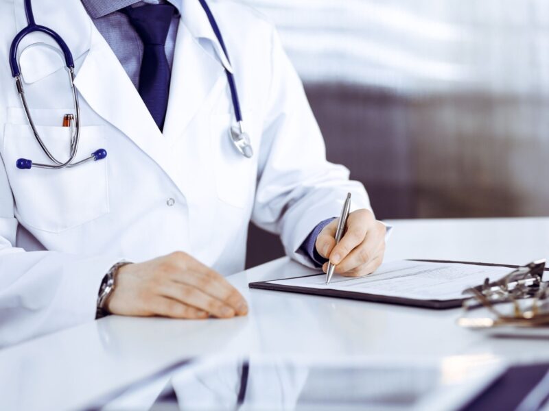 تصور پرداخت ویزیت یک میلیون تومانی حتی برای مردم متمول هم سخت است