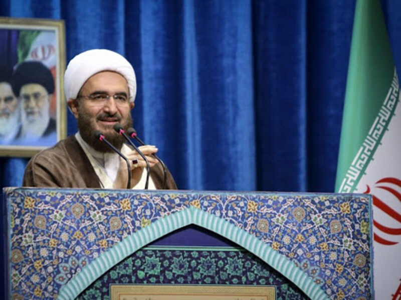 بین مردم معترض و اغتشاشگران حرفه‌ای تفکیک قائل شویم