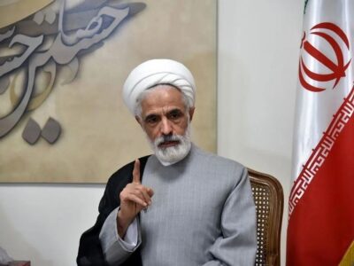 آیا کل عالم دست به دست هم داده‌اند که مقابل ما بایستند؟ شاید خودمان طوری رفتار کردیم که تمام جهان علیه ما است