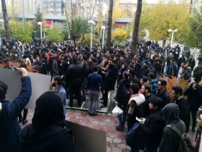 اینهایی که دانشگاه را به هم میریزند، شعبان بیمخ و یک مشت چاقوکش مزدورند؛ باید با آنها شدیداً برخورد کرد