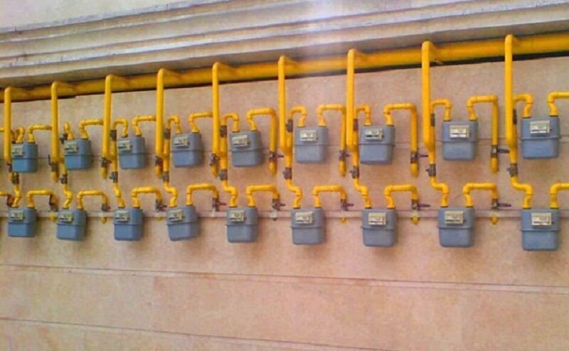 مراجعه ماموران شرکت گاز گیلان برای ثبت کارکرد کنتور با کارت شناسایی