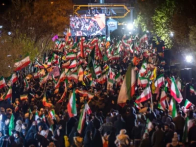 اگر نظر دیگری درباره مذاکرات دارید به مسئولان منتقل کنید؛ به تجمعات شبانه نکشانید