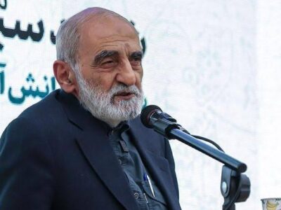 حسین شریعتمداری به تنظیمات کارخانه برگشت